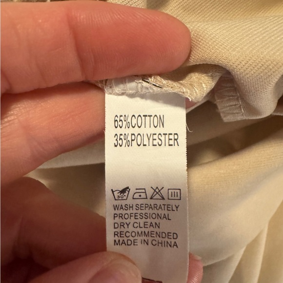 Women's Cream Pullover (no brand) - Picture 4 of 6